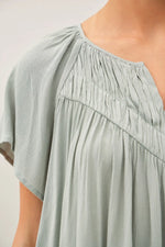 Be Cool Crinkly Woven Blouse